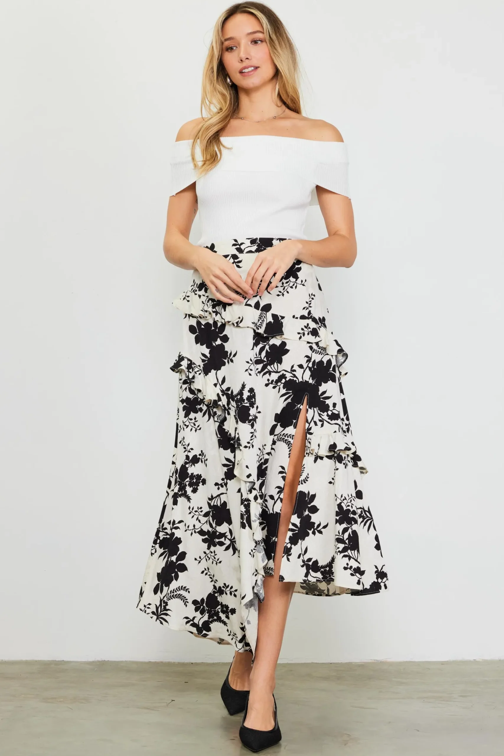 SKIES ARE BLUE Skirts*Amaya Jacquard Ruffle Asymmetrical Skirt Ivory-black