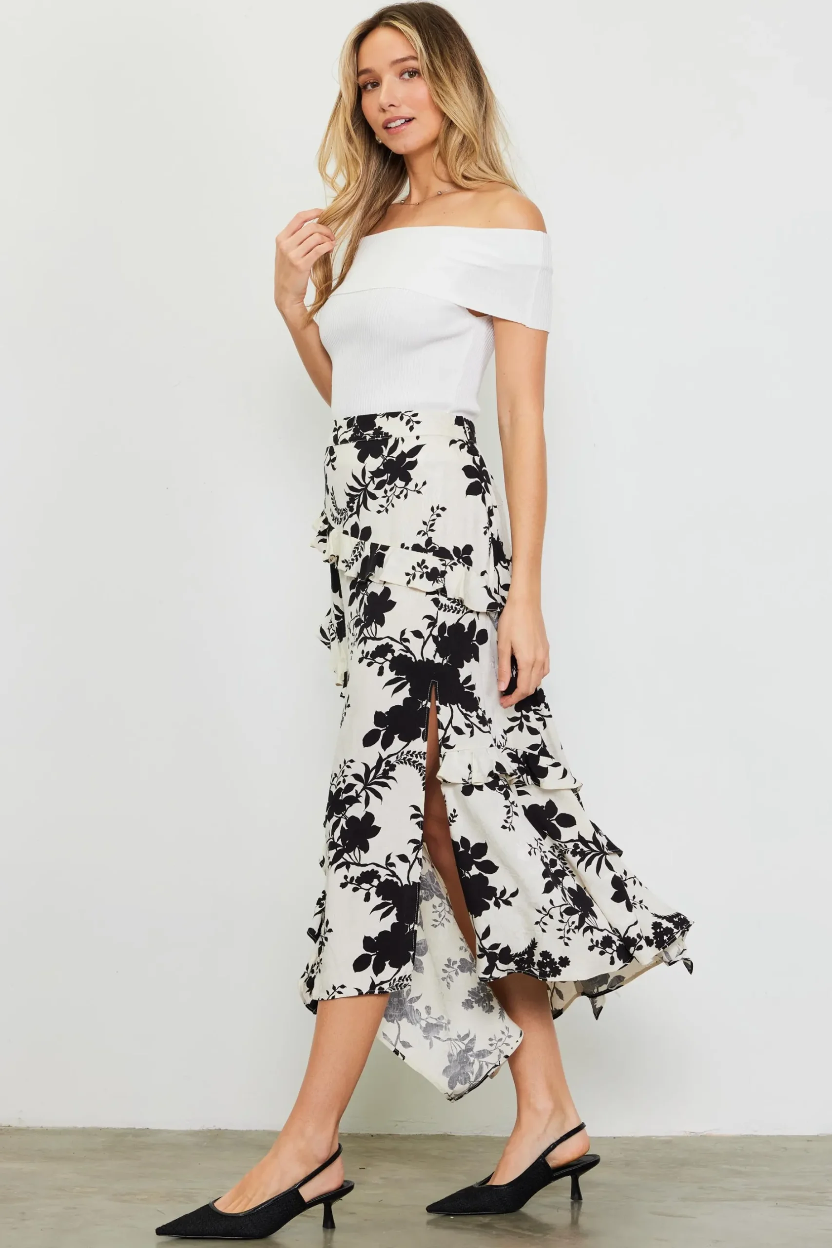 SKIES ARE BLUE Skirts*Amaya Jacquard Ruffle Asymmetrical Skirt Ivory-black
