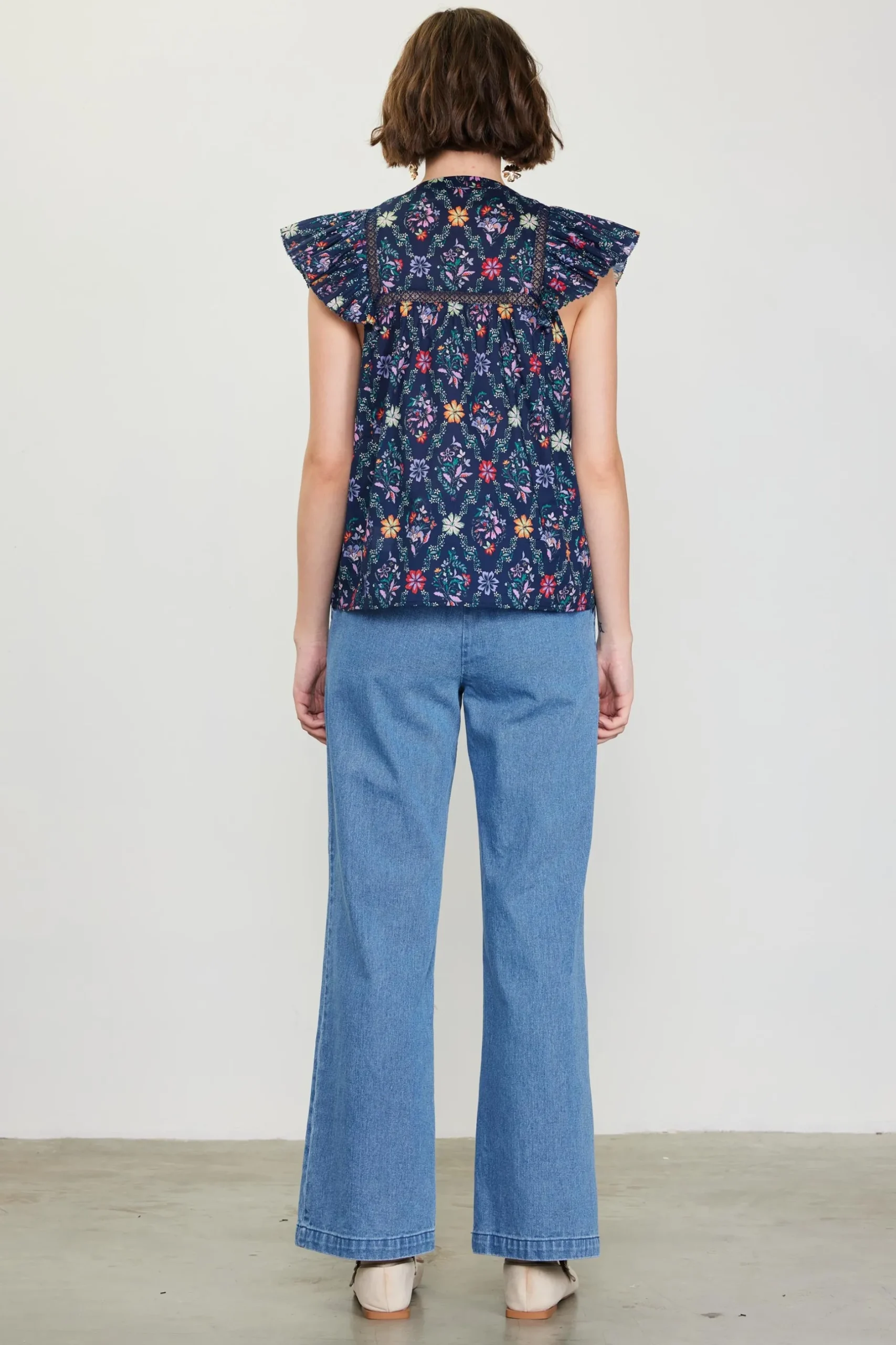 SKIES ARE BLUE Short Sleeve Tops*Amelia Floral Print Ruffle Sleeve Top Navy
