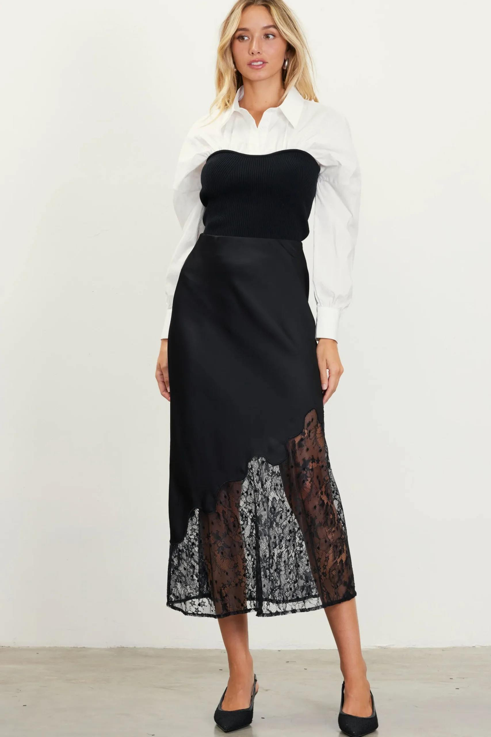 SKIES ARE BLUE Skirts*Asymmetrical Lace Satin Skirt Black