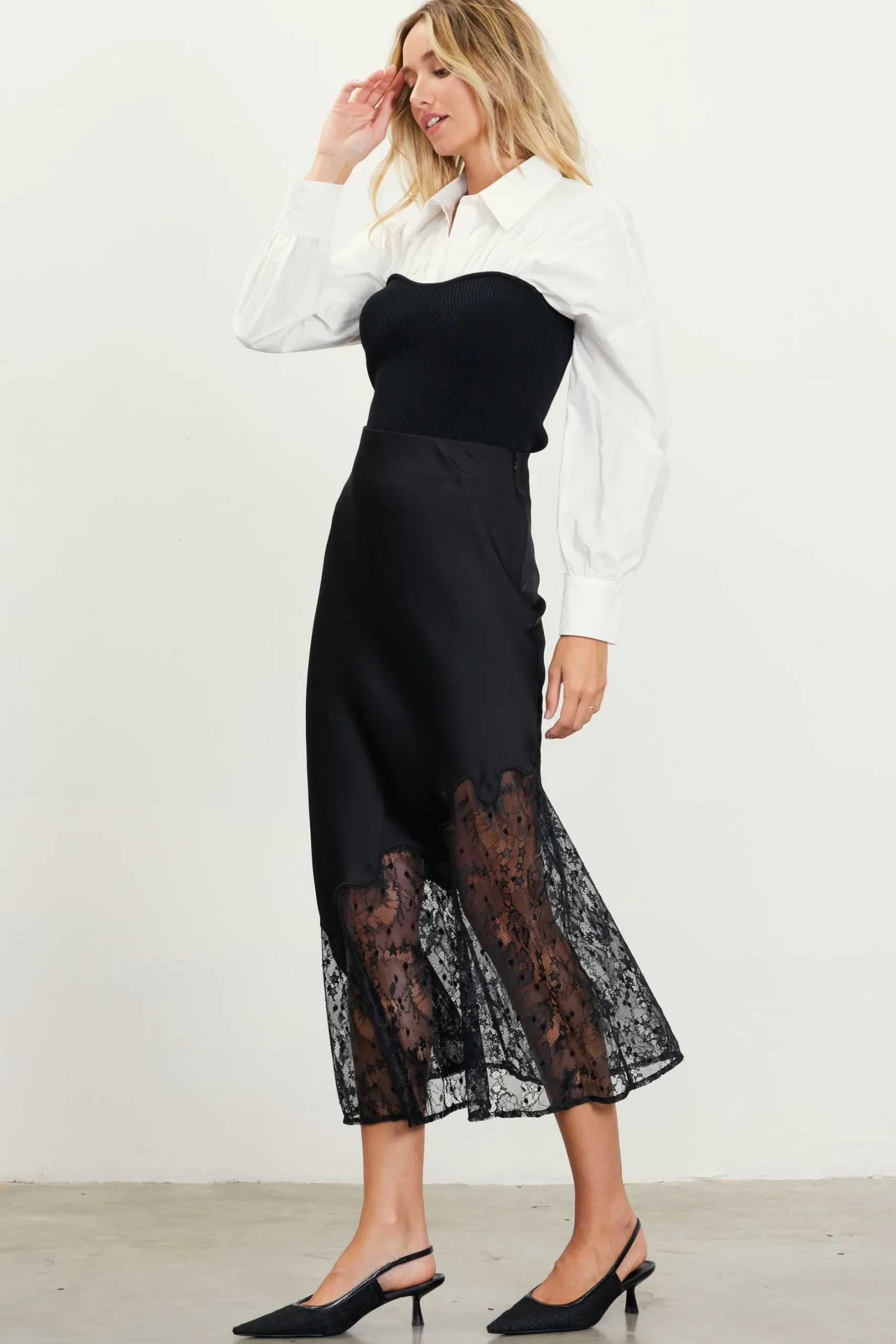 SKIES ARE BLUE Skirts*Asymmetrical Lace Satin Skirt Black