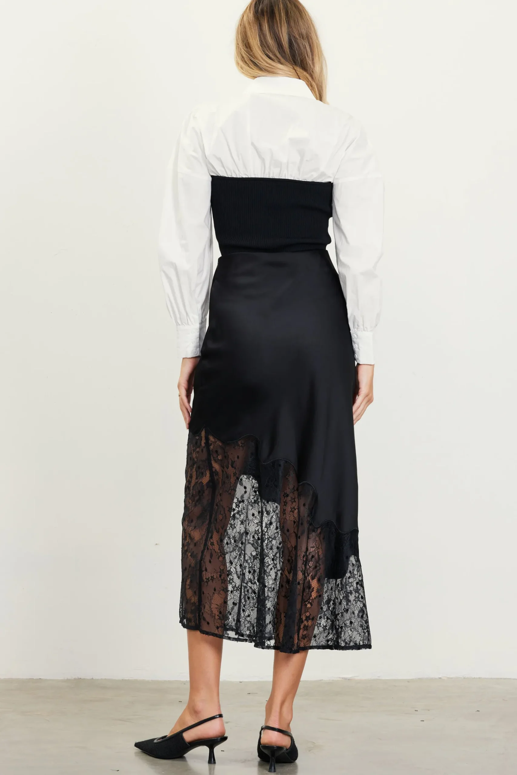 SKIES ARE BLUE Skirts*Asymmetrical Lace Satin Skirt Black