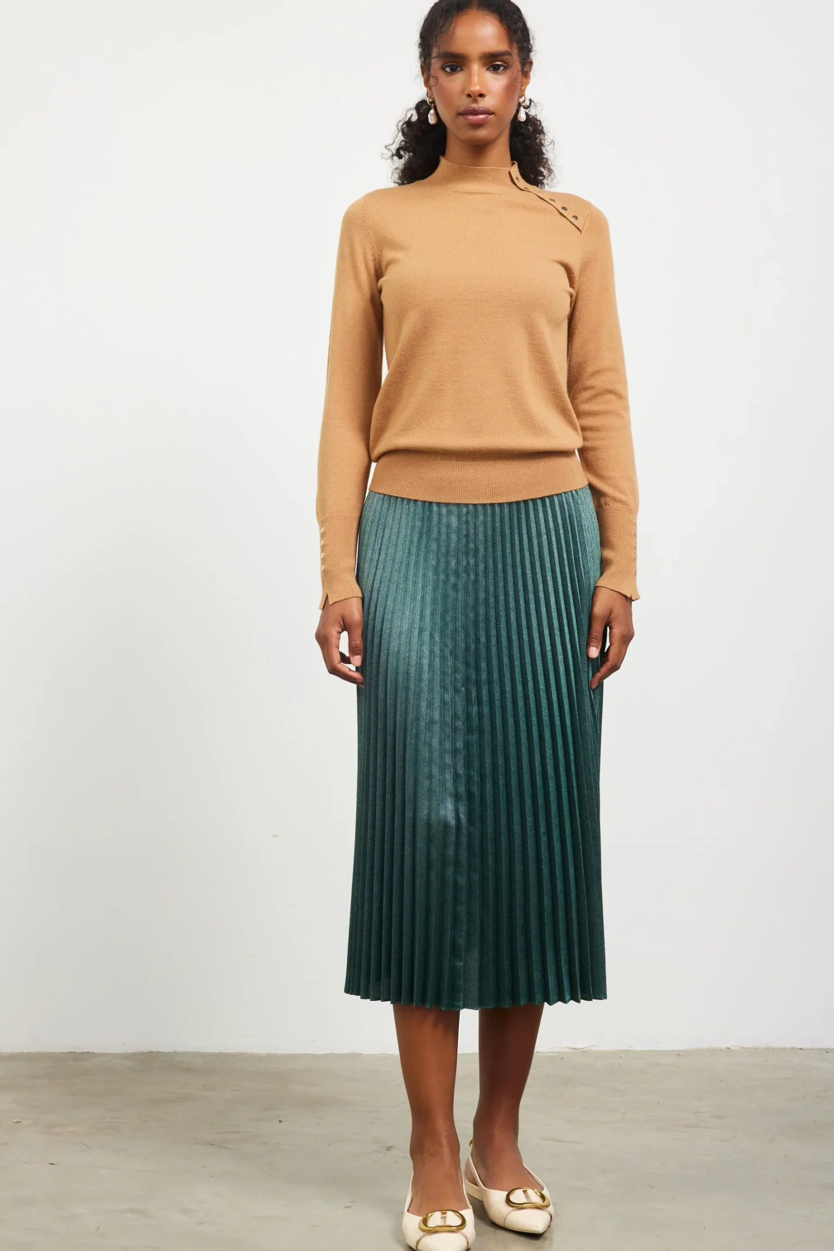 SKIES ARE BLUE Long Sleeve Tops|Sweaters*Button Detail Mock Neck Sweater Camel