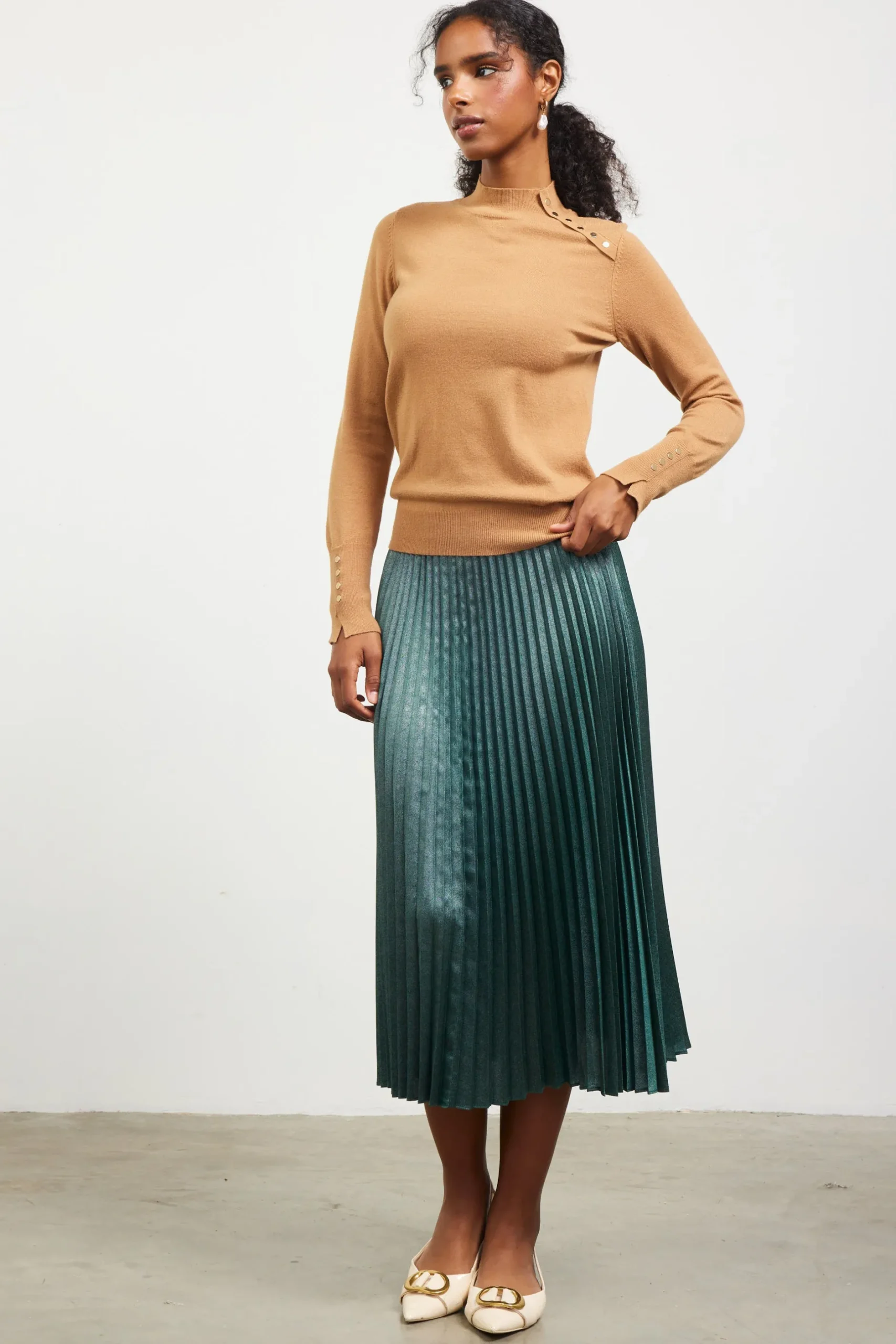 SKIES ARE BLUE Long Sleeve Tops|Sweaters*Button Detail Mock Neck Sweater Camel
