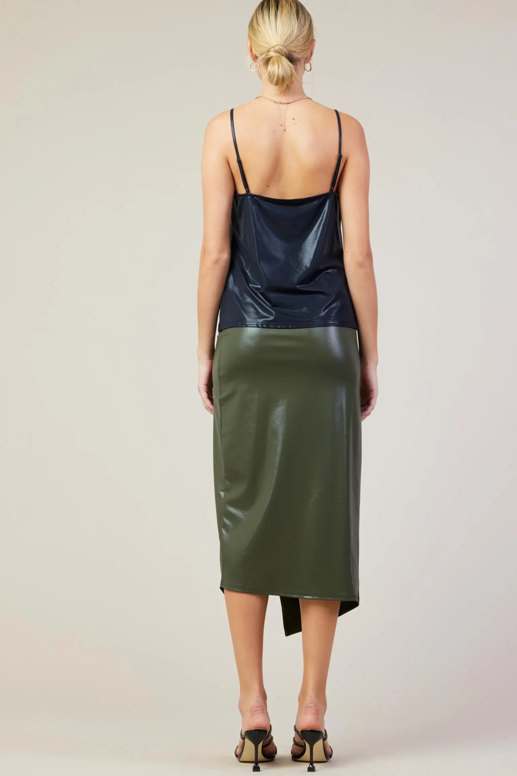 SKIES ARE BLUE Sleeveless Tops*Cowl Neck Tank Top Black