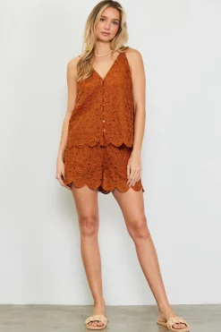 SKIES ARE BLUE Sleeveless Tops*Crochet Scalloped Hem Tank Top Tuscantan