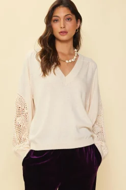 SKIES ARE BLUE Sweaters*Crochet Sleeve Knit Sweater Cream