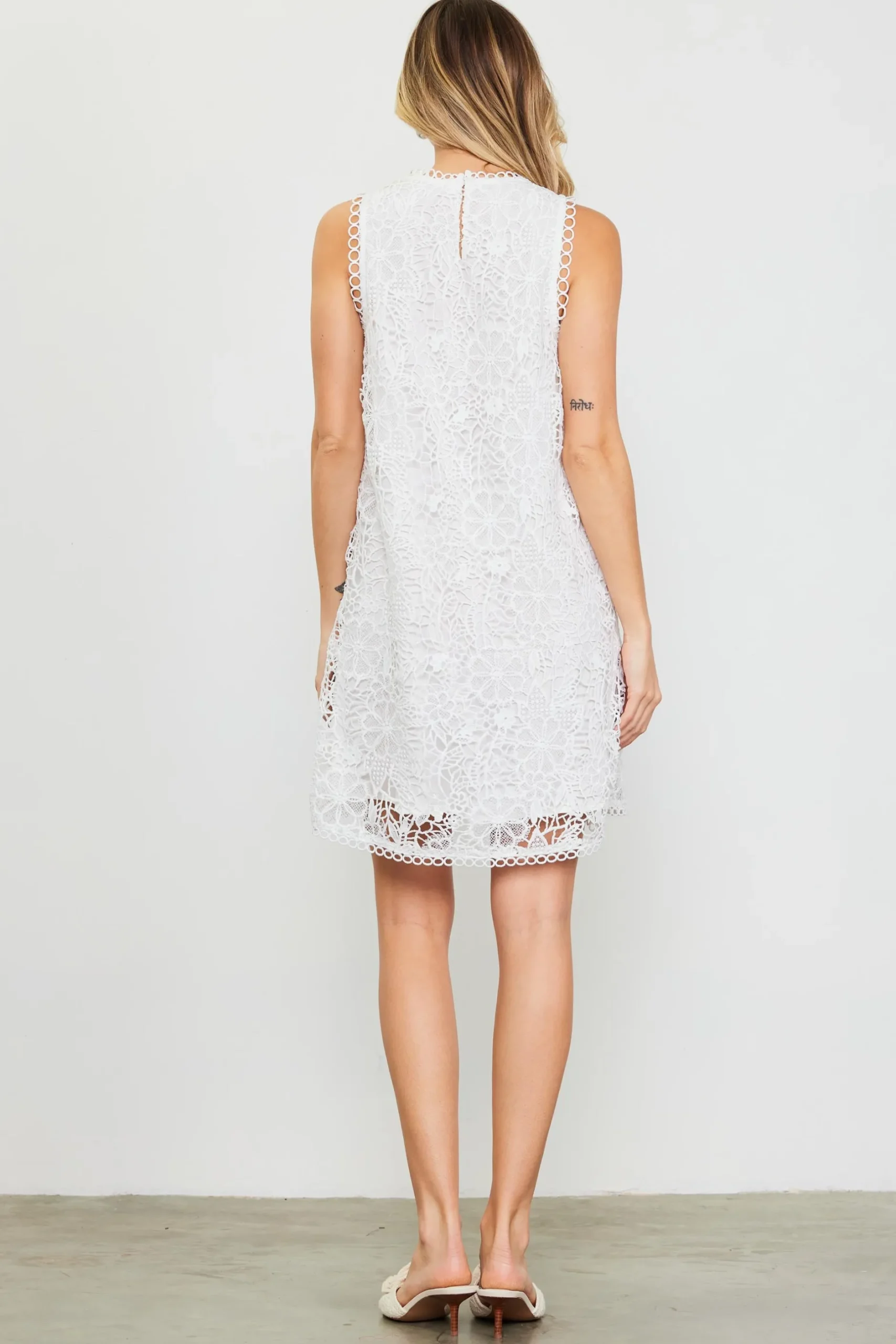 SKIES ARE BLUE Mini Dresses*Embroidered Lace Eyelet Sleeveless Dress Offwhite