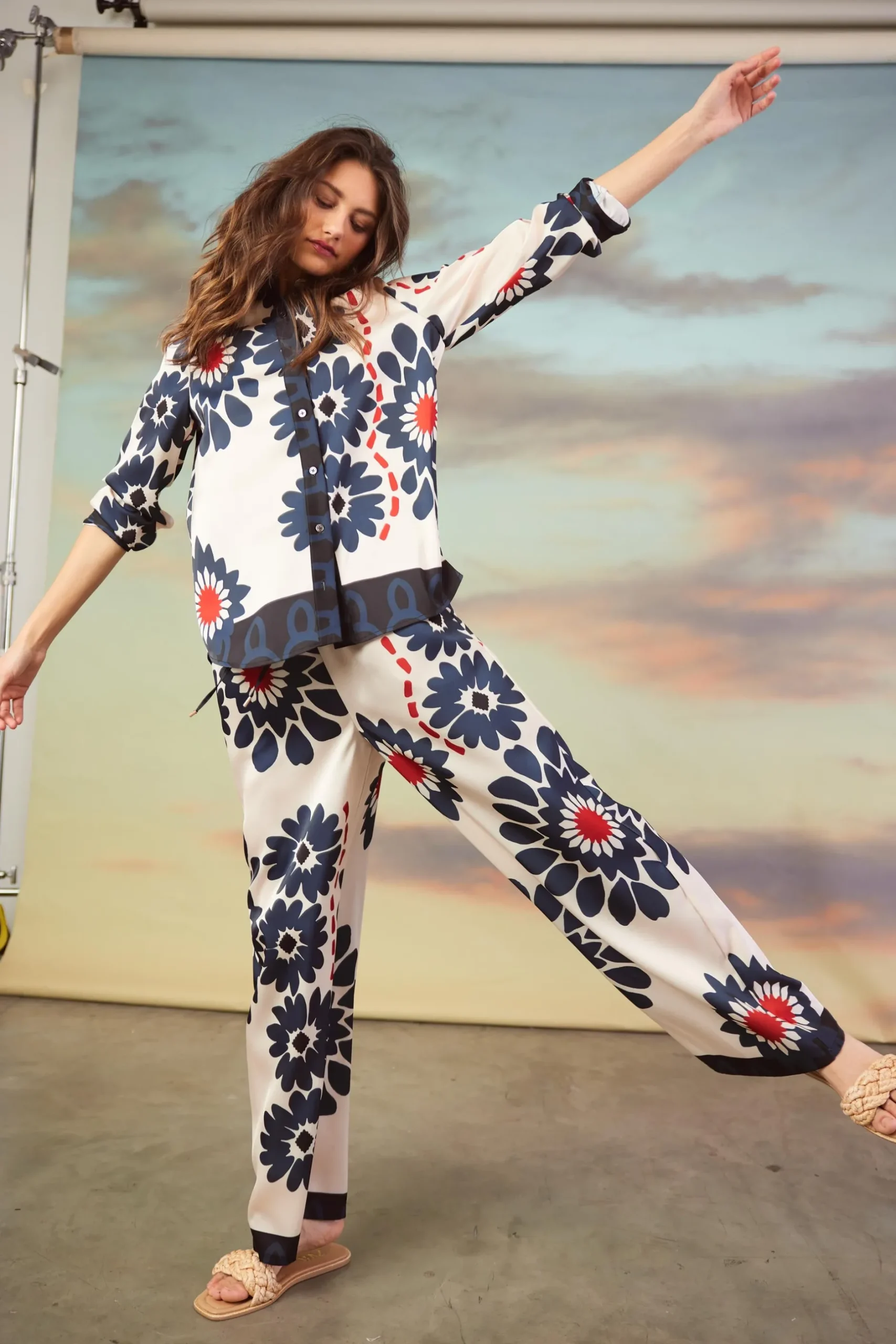 SKIES ARE BLUE Pants*Floral Print Elastic Waistband Pants Ivory-navy