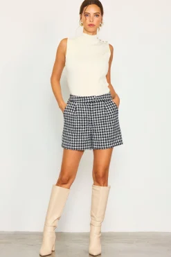 SKIES ARE BLUE Shorts*Fringed Houndstooth Shorts Cream-black