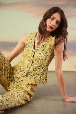 SKIES ARE BLUE Sleeveless Tops*Ilona Floral Print Linen Vest Pistachio
