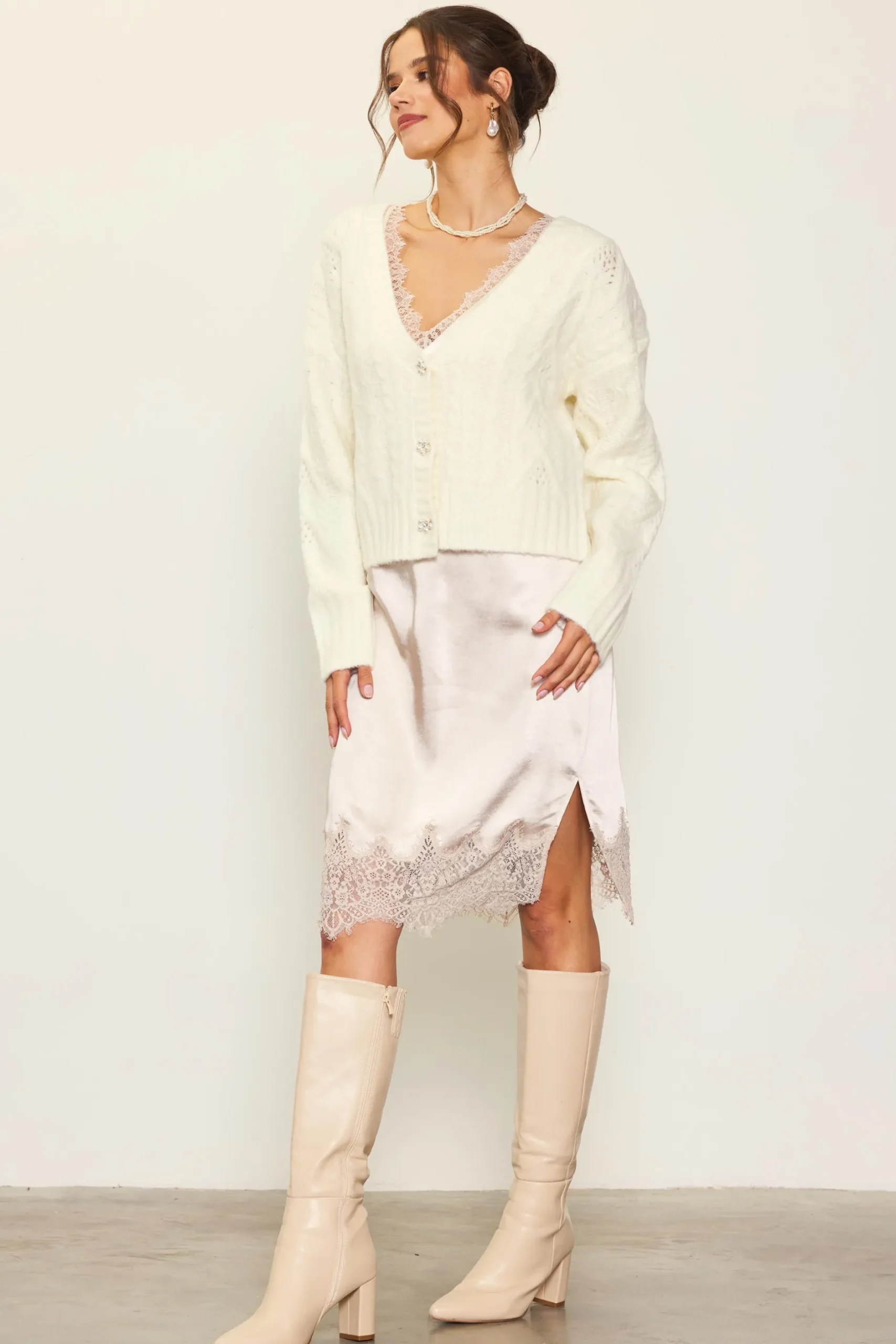 SKIES ARE BLUE Outerwear|Sweaters*Jewel Button Detail Cardigan Cream