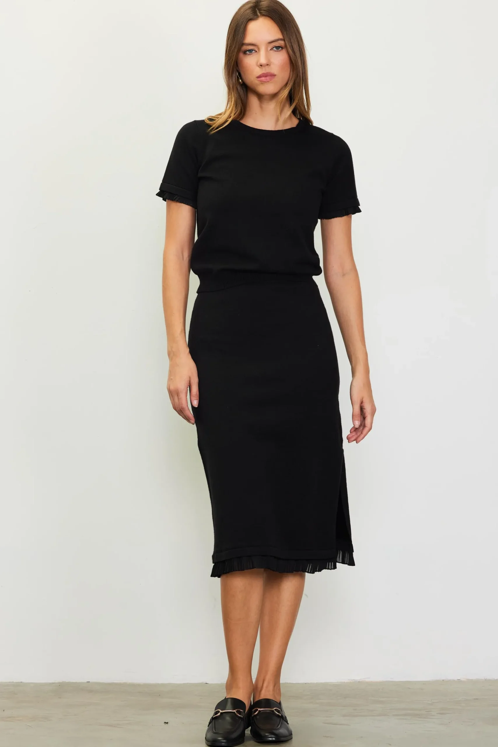 SKIES ARE BLUE Skirts*Knit Midi Ruffle Detail Skirt Black