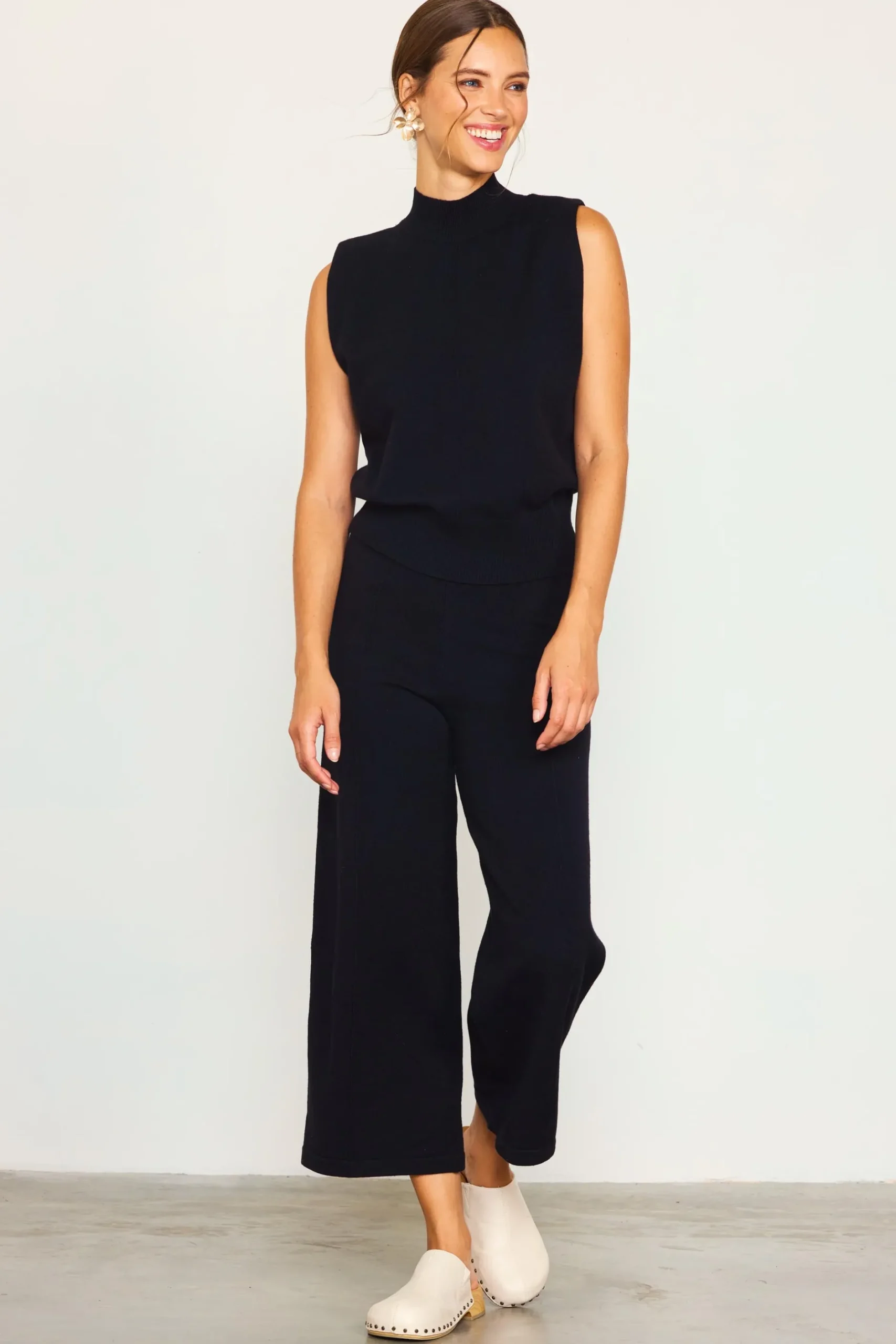 SKIES ARE BLUE Short Sleeve Tops*Mock Neck Sleeveless Knit Top Black