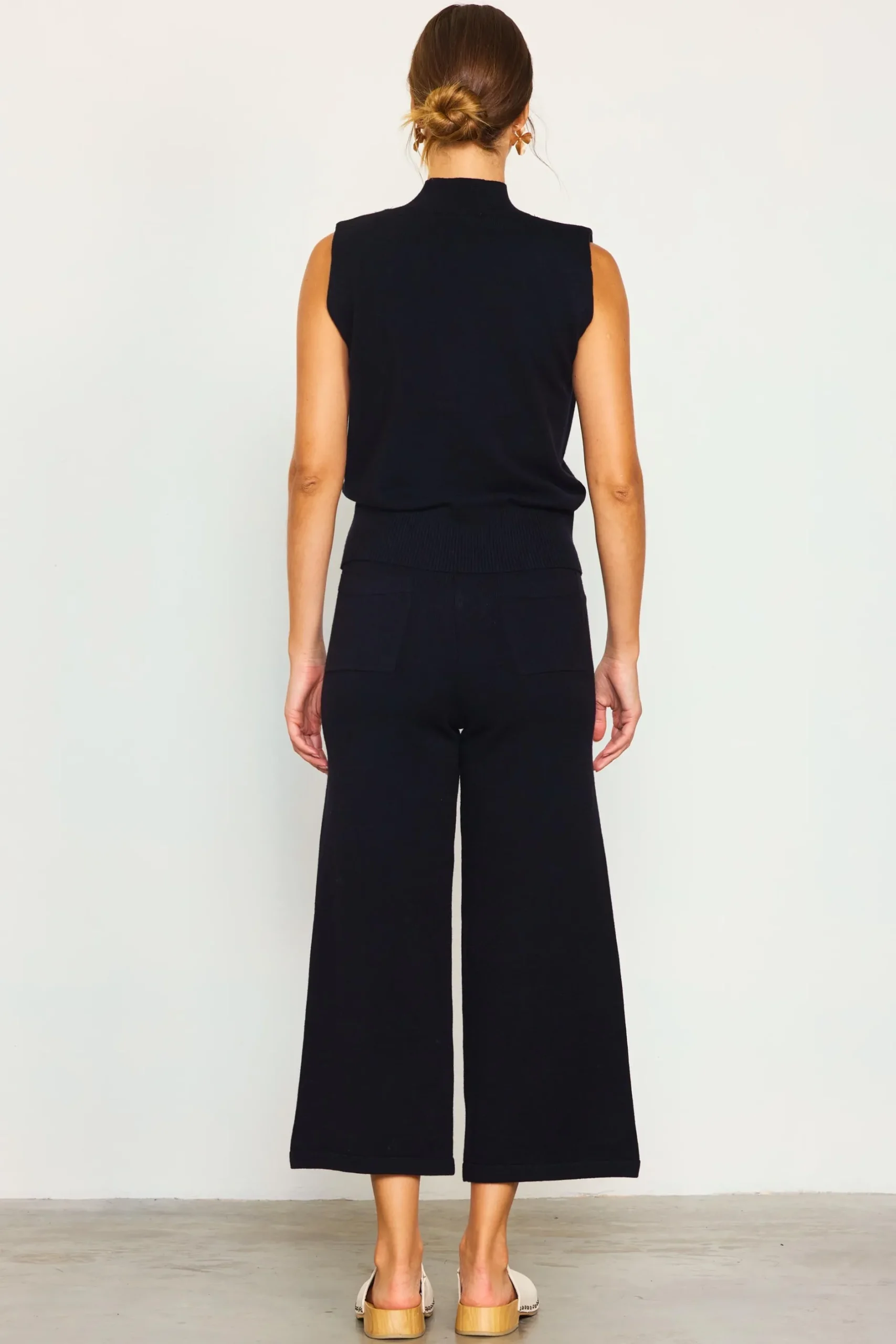 SKIES ARE BLUE Short Sleeve Tops*Mock Neck Sleeveless Knit Top Black