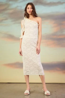 SKIES ARE BLUE Sleeveless Tops*One Shoulder Ruffle Trim Lace Top Ivory