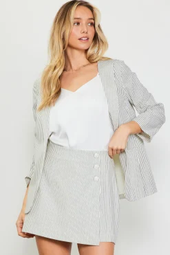 SKIES ARE BLUE Skirts|Shorts*Pinstriped Button Detail Skort Ivory-navy