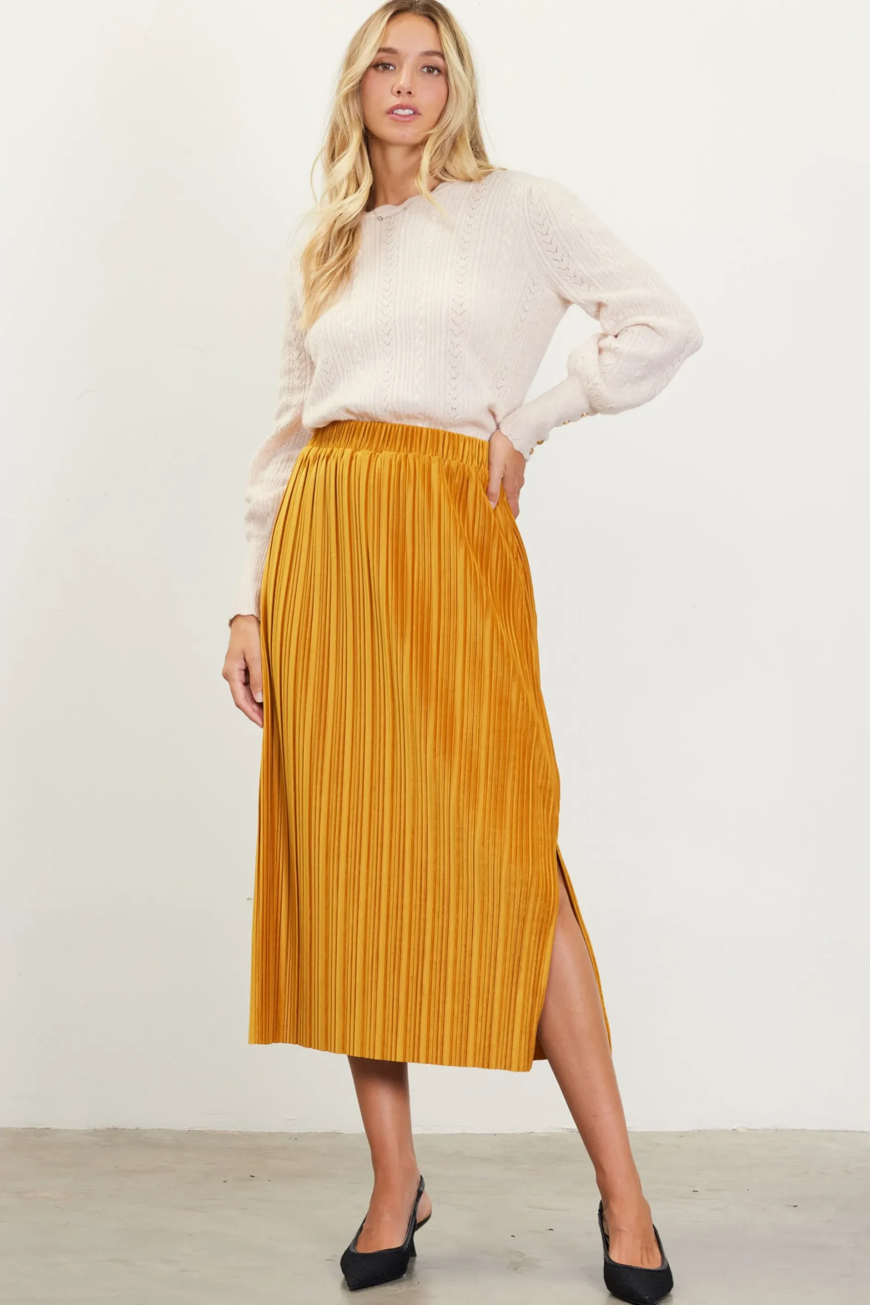 SKIES ARE BLUE Skirts*Pleated Velvet Midi Skirt Mustard