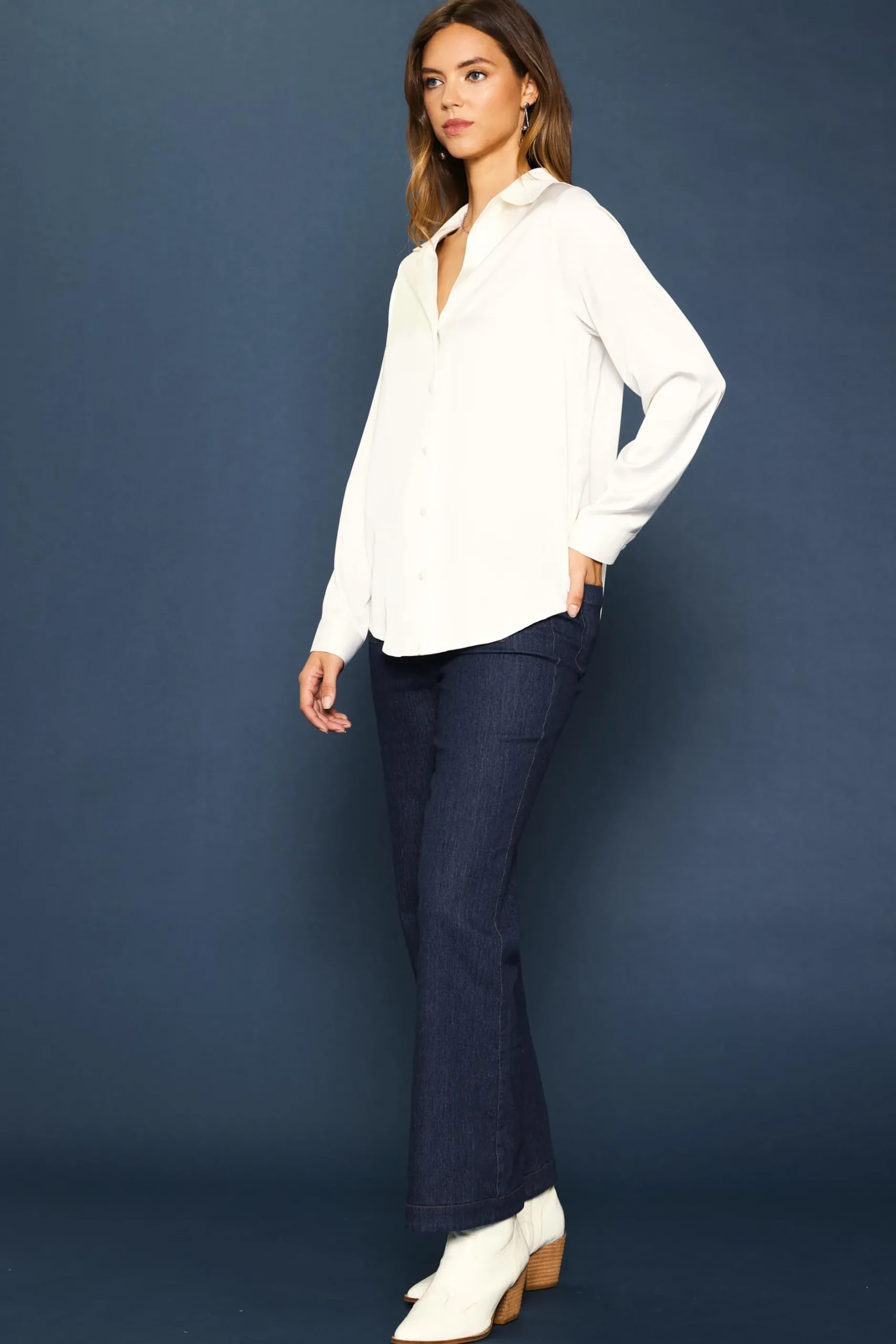 SKIES ARE BLUE Blouses*Recycled Button Down Top Offwhite