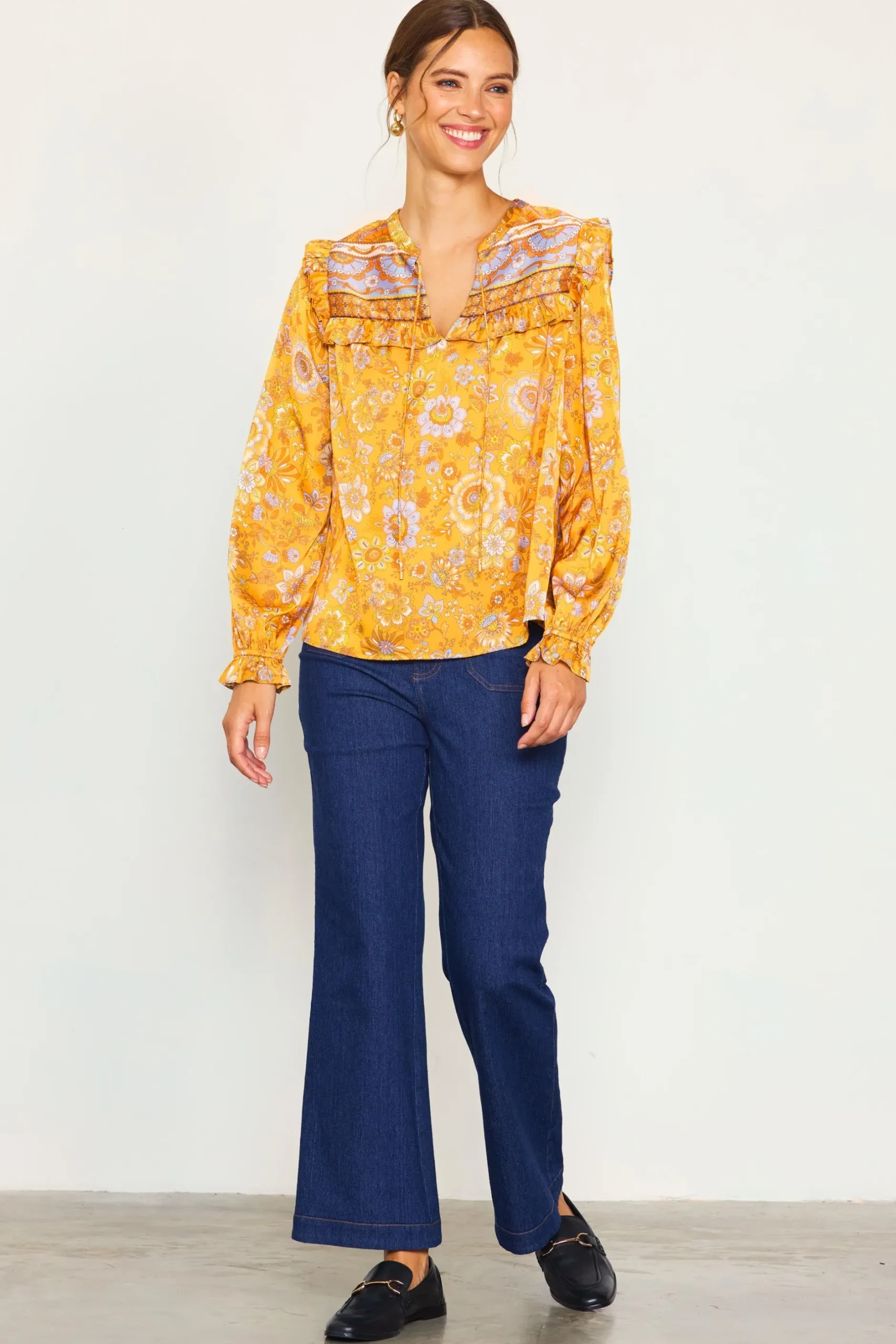 SKIES ARE BLUE Blouses|Long Sleeve Tops*Retro Floral Motif Blouse Mustard