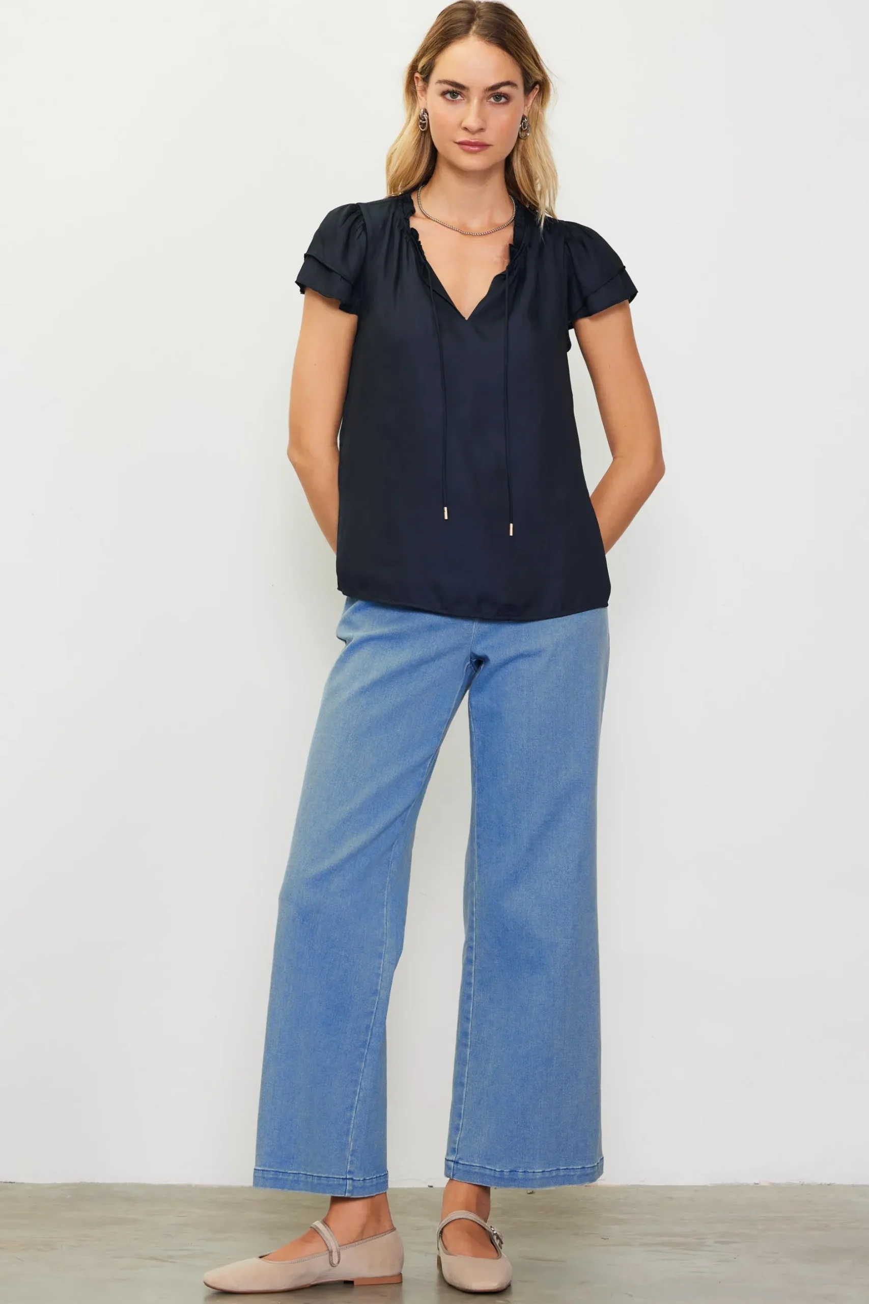 SKIES ARE BLUE Short Sleeve Tops*Satin Ruffled Detail Top Navy