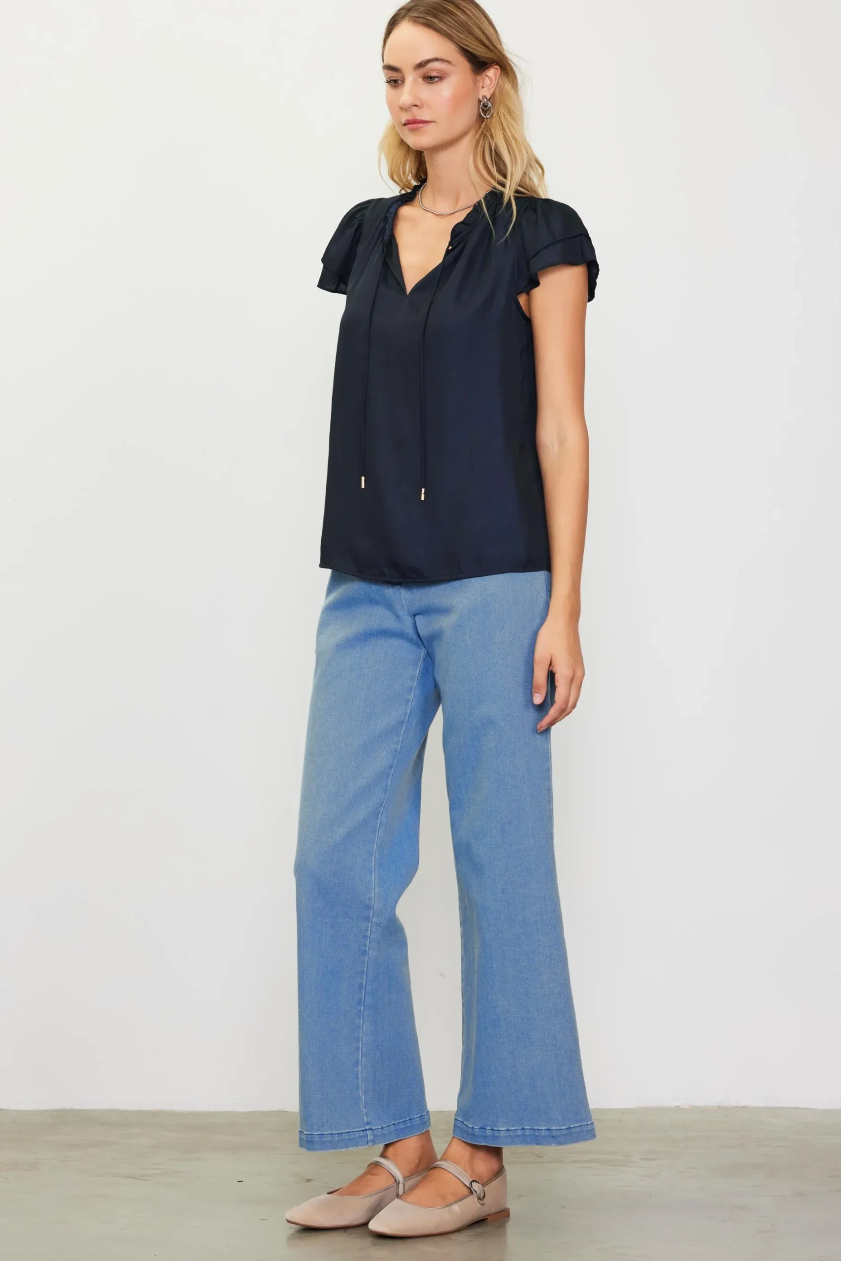 SKIES ARE BLUE Short Sleeve Tops*Satin Ruffled Detail Top Navy