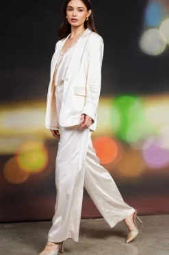 SKIES ARE BLUE Blazers*Satin Tailored Blazer Cream