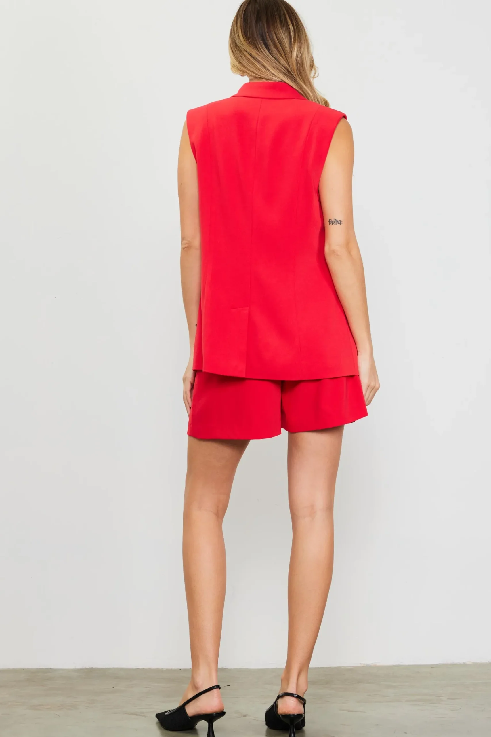 SKIES ARE BLUE Blazers*Sleeveless Tailo Blazer Red