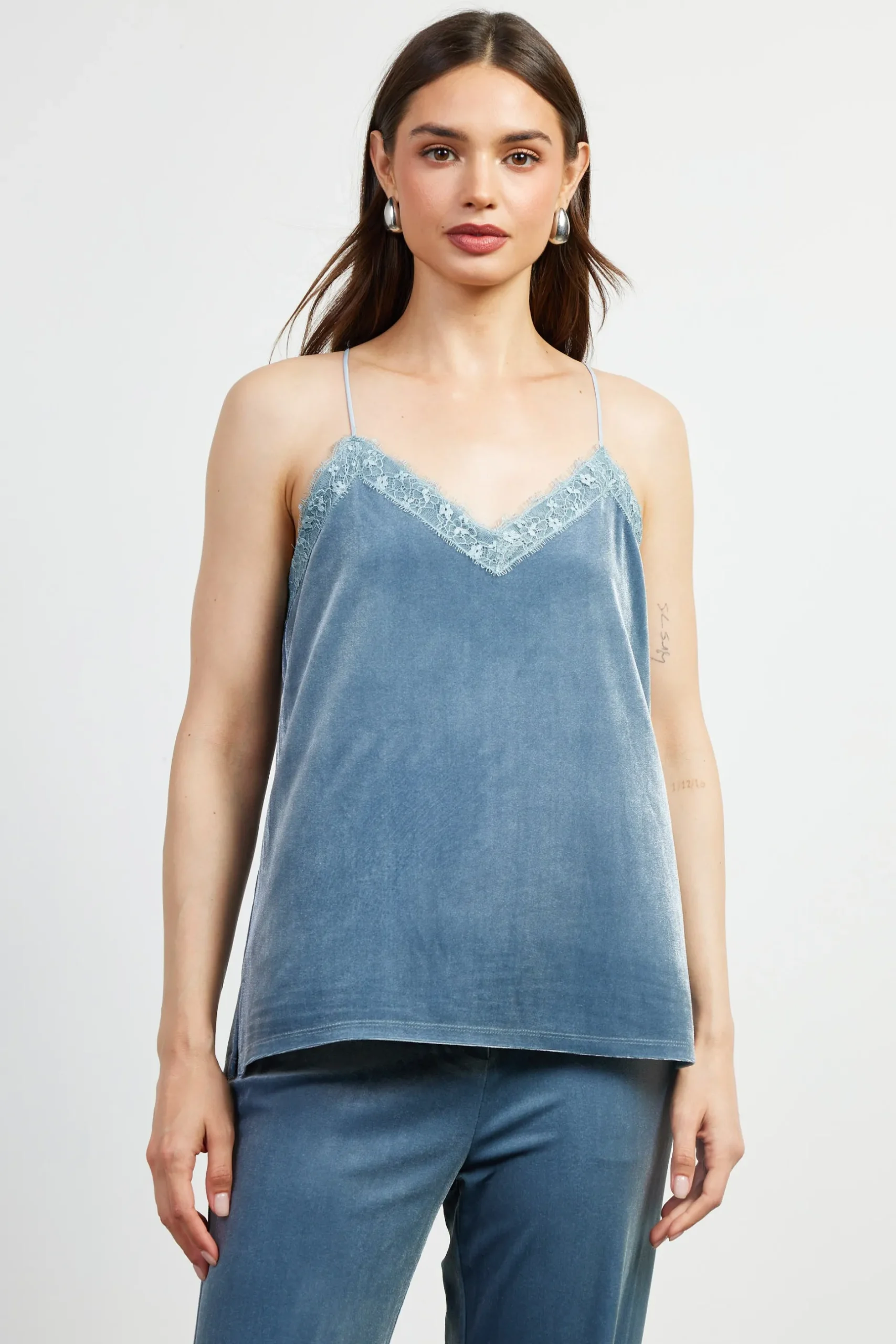 SKIES ARE BLUE Sleeveless Tops*Velvet Lace Detail Cami Dustyblue