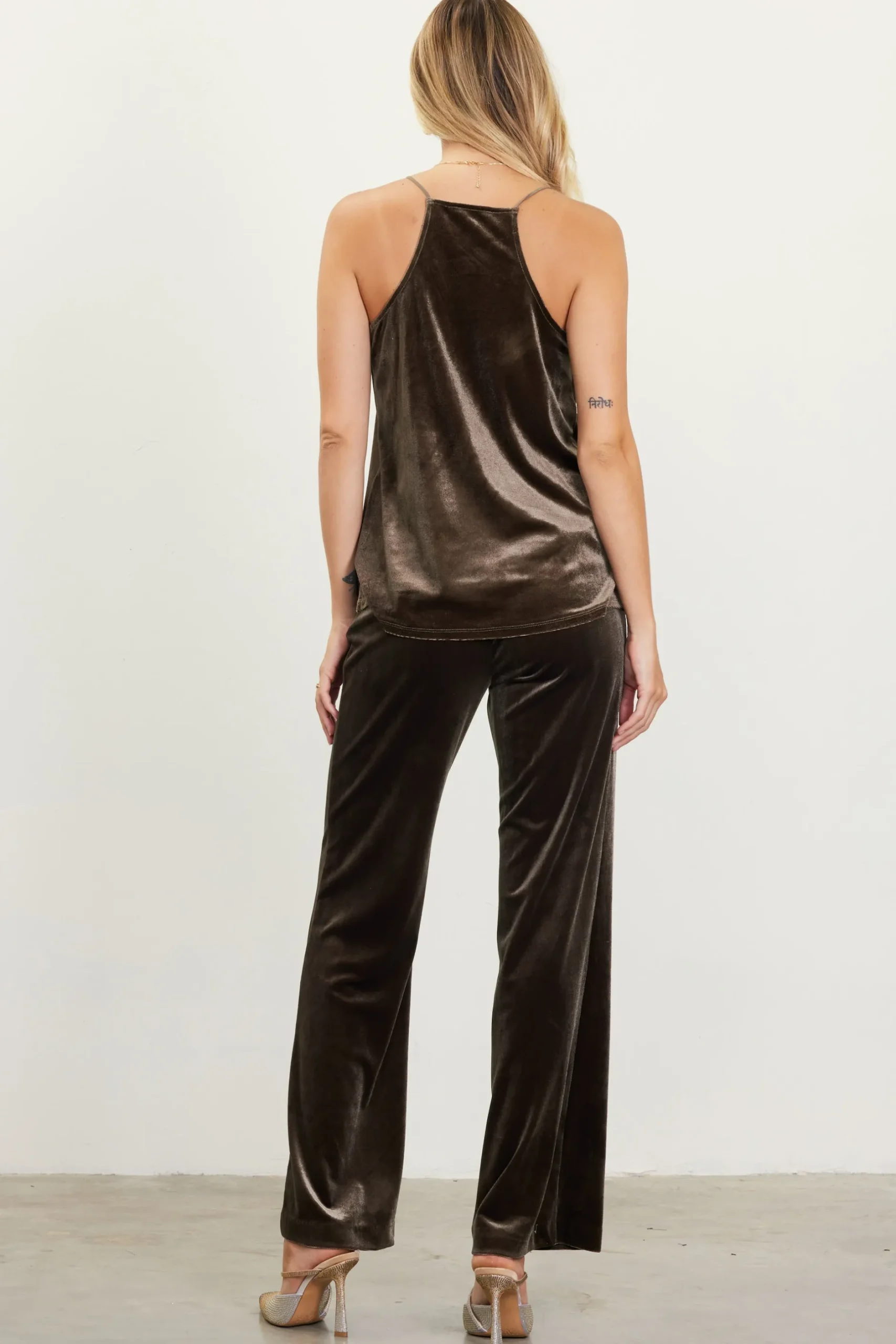 SKIES ARE BLUE Sleeveless Tops*Velvet Lace Detail Cami Darkolive