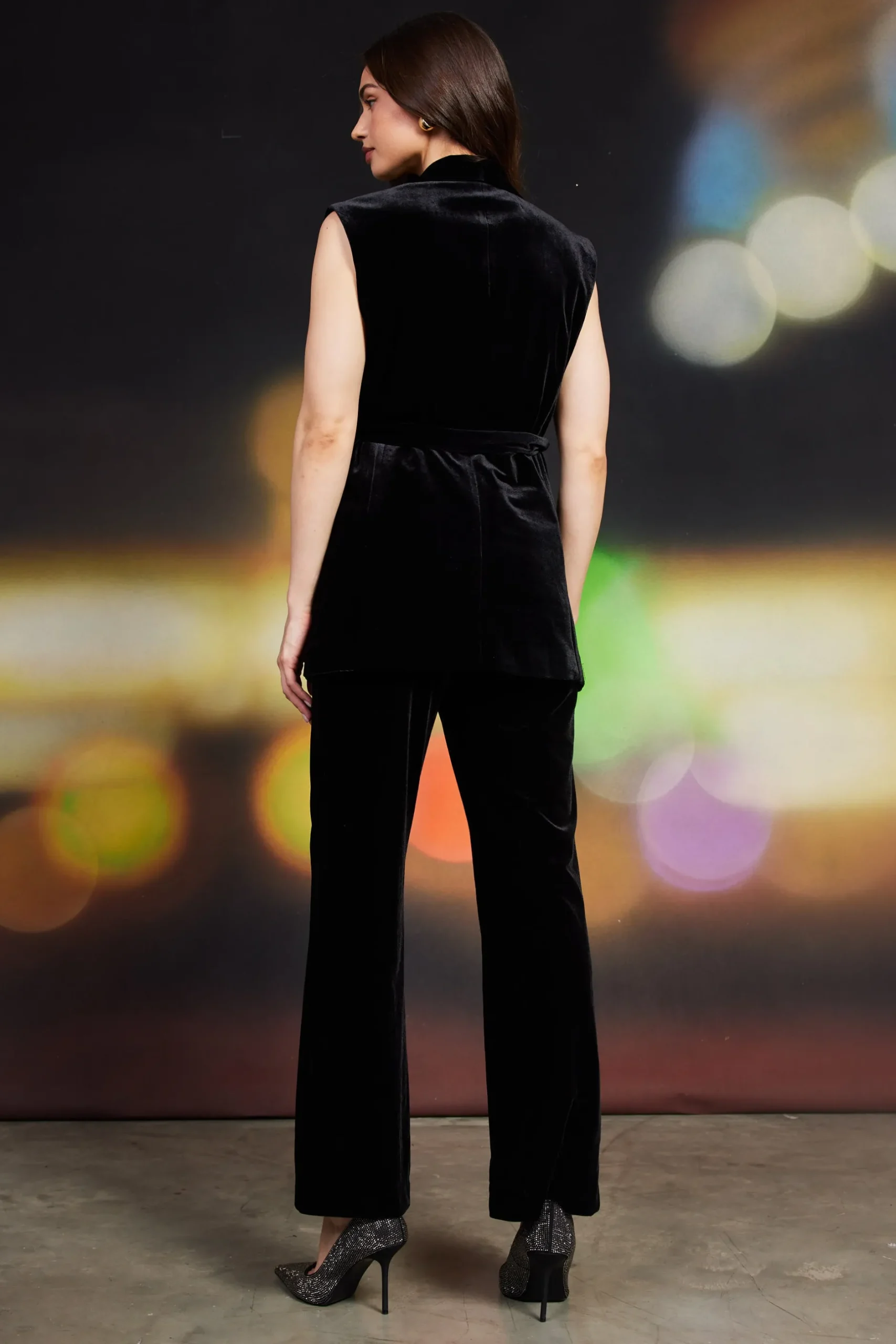 SKIES ARE BLUE Sleeveless Tops*Velvet Vest with Self Tie Black